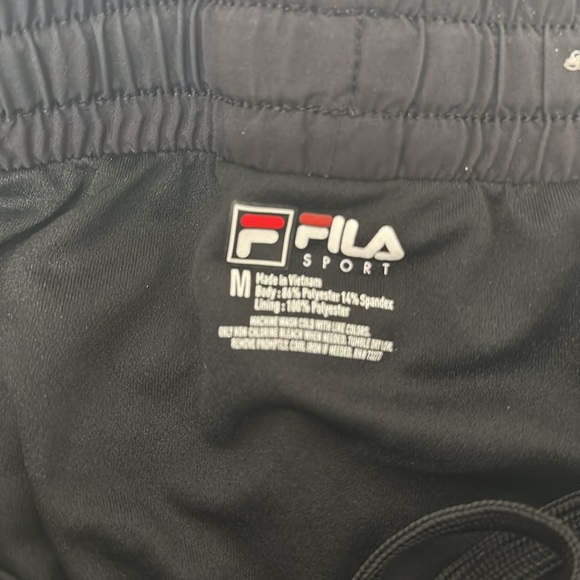 Excellent used condition fila athletic shorts - Picture 2 of 2